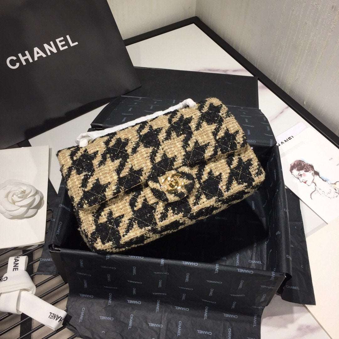 Chanel 19 tweed Flap Bag Black and beige